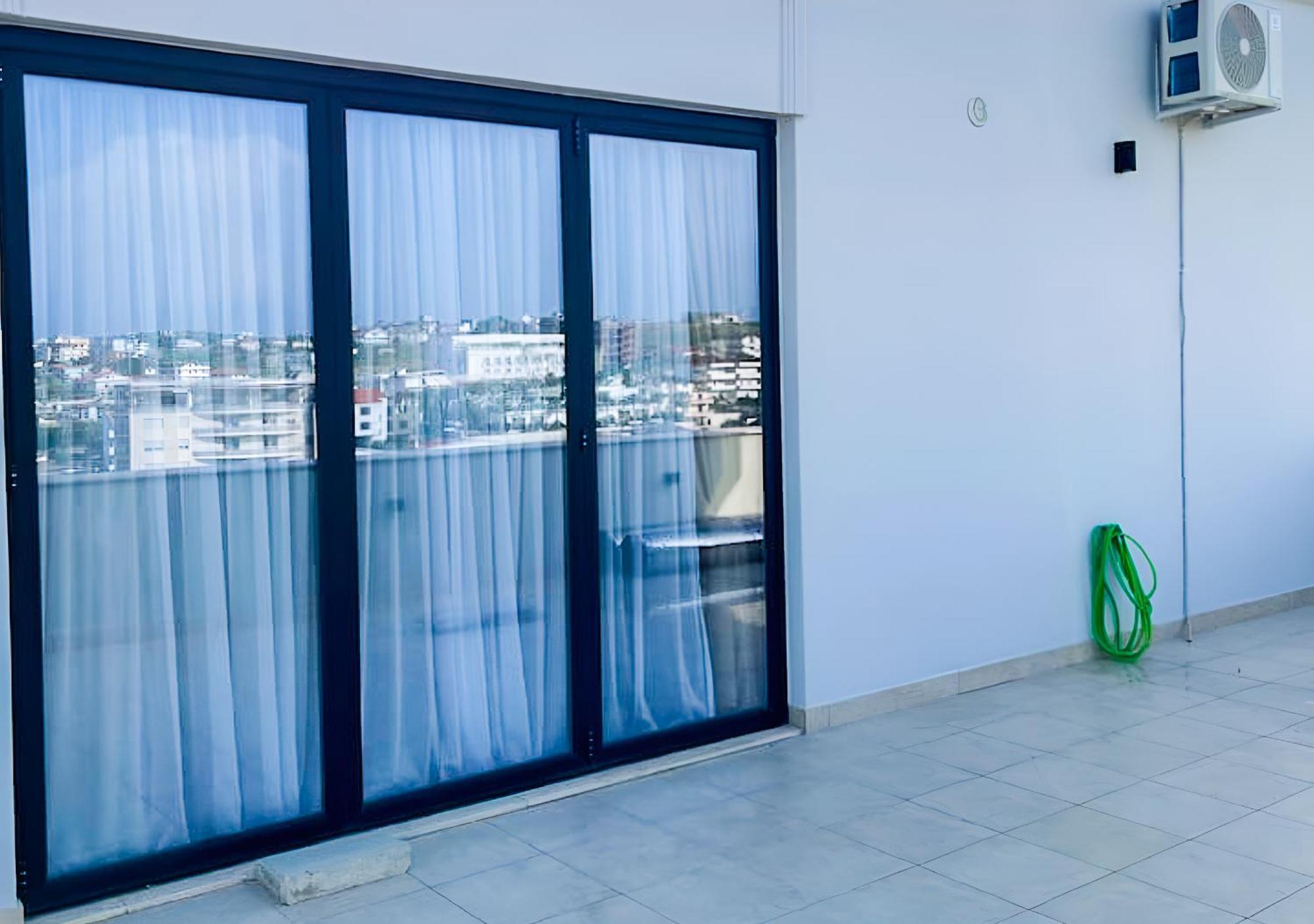 Yellow Building دراس المظهر الخارجي الصورة